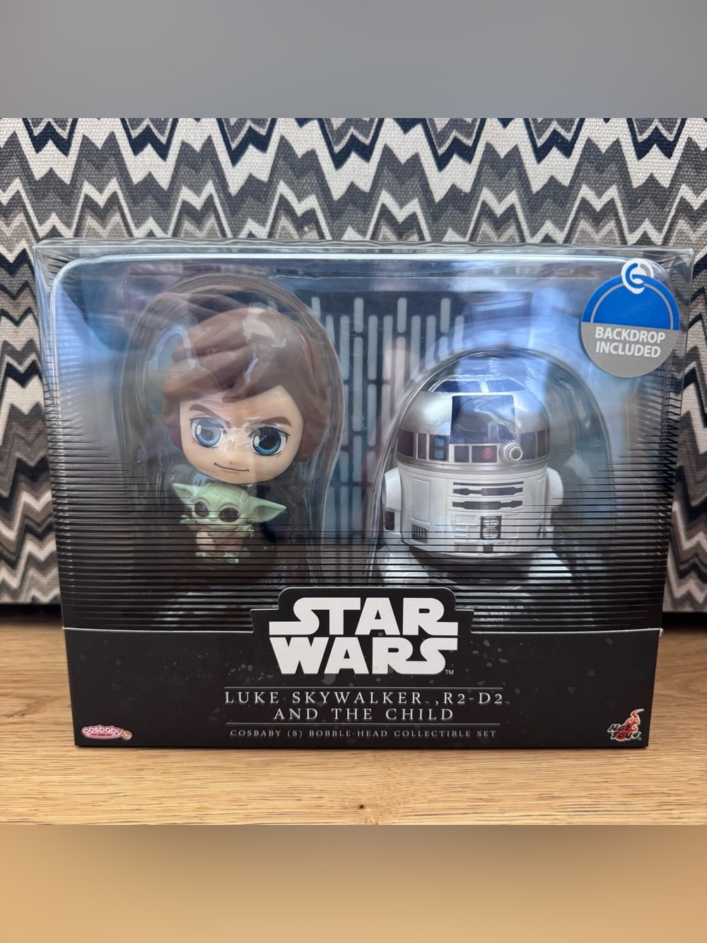 Hot Toys Star Wars Cosbaby Luke Skywalker R2-D2 and The Child Bobble Head Figure
